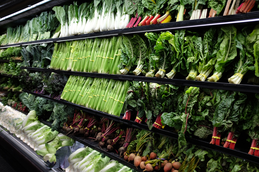 Organic vegetable aisle in grocery store